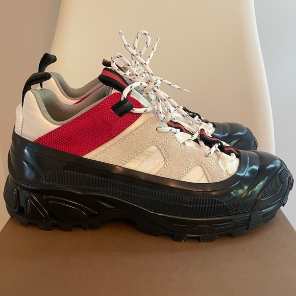 NWT BURBERRY Arthur Low Top Sneakers
Size: EU 38/ US 8 - Picture 7 of 12